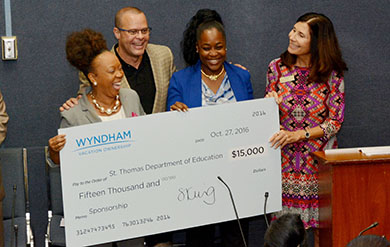 UVI Hospitality Students Receives a Donation from Wyndham